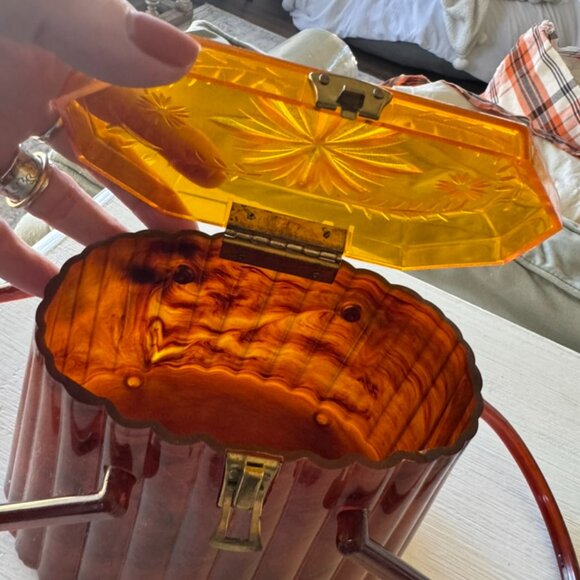 Vintage Lucite Amber Barrel Bag with Gold Clasp - Picture 5 of 10